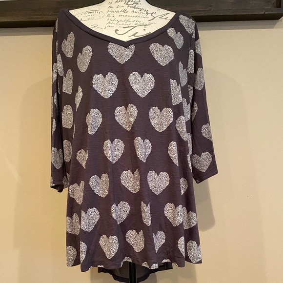 Torrid Rose Hearts Chiffon Inset Tee (size 3) - Picture 4 of 7
